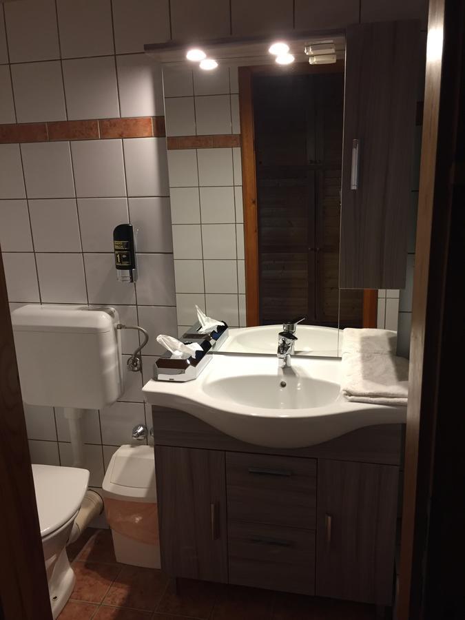 Kantar Fogado Es Etterem Vitnyéd Eksteriør bilde